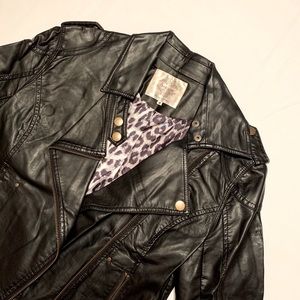 Solitaire Faux Leather Jacket Size M